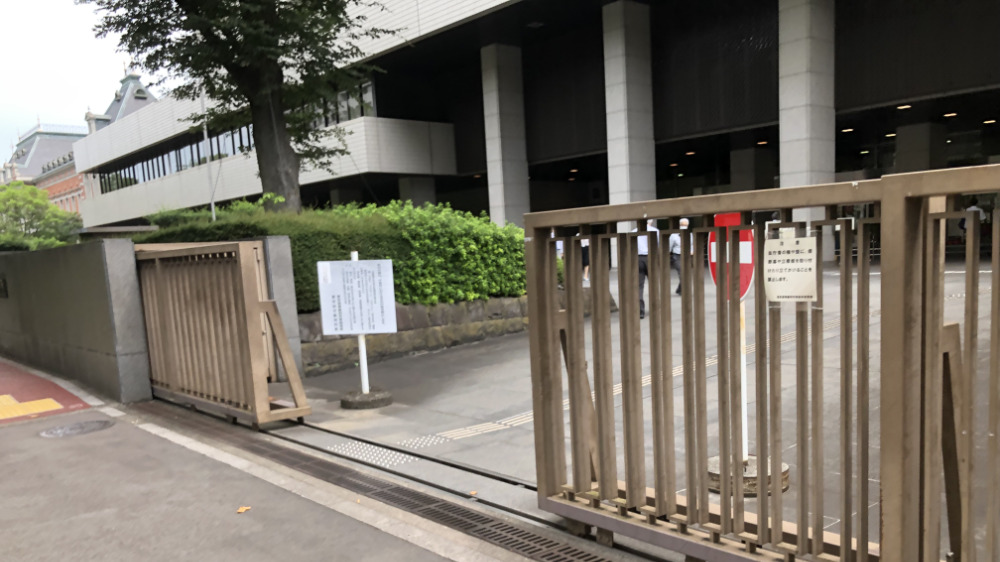 東京地方裁判所入口