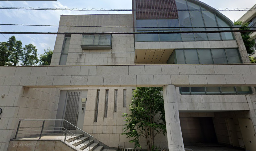 かつては岡田和生氏が所有し、現在は岡田ホールディングス合同会社の所有になっている東京都渋谷区の不動産